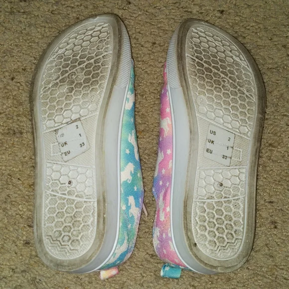 Kid's size 2 sneakers - Picture 5 of 6